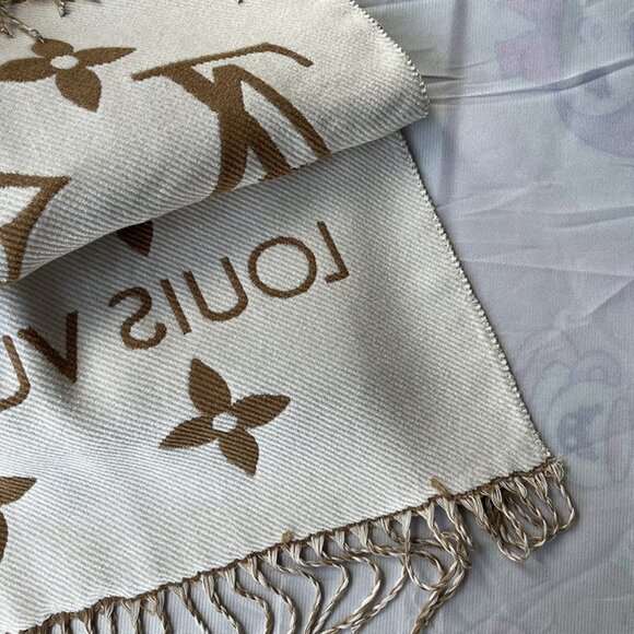 Louis Vuitton Tassel Scarf - Picture 2 of 6